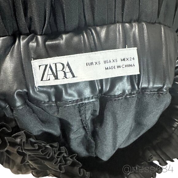 ZARA Women's Faux Leather Pleated Mini Skirt w/Built in Shorts XS - Picture 3 of 5